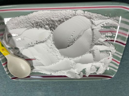 নিম্ন আর্দ্রতা টেবিলওয়্যার মেলামাইন গ্লেজিং পাউডার 130-150℃ গলনাঙ্ক 0.1% সর্বোচ্চ