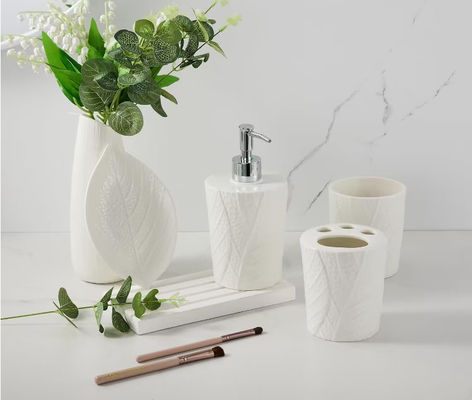 সীসা মুক্ত সিরামিক টুথব্রাশ হোল্ডার বাথরুম আনুষাঙ্গিক সেট 4pcs