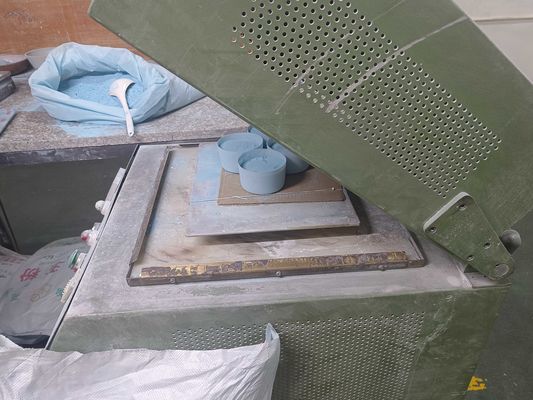 উচ্চ বিশুদ্ধতা মেলামাইন ছাঁচনির্মাণ পাউডার 99.8% টেবিলওয়্যার উত্পাদনের জন্য কাস্টমাইজড রঙ